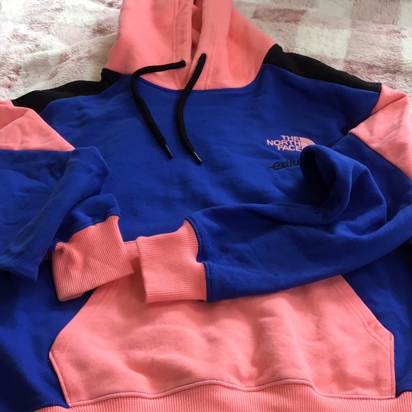 The North Face 2 Piece Sweatshirt Biker Short Set - Picture 5 of 8